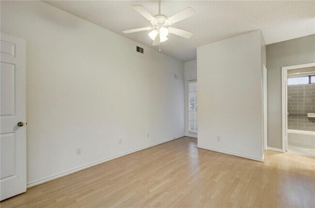 3001 Cedar St Austin, TX 78705 photo 5