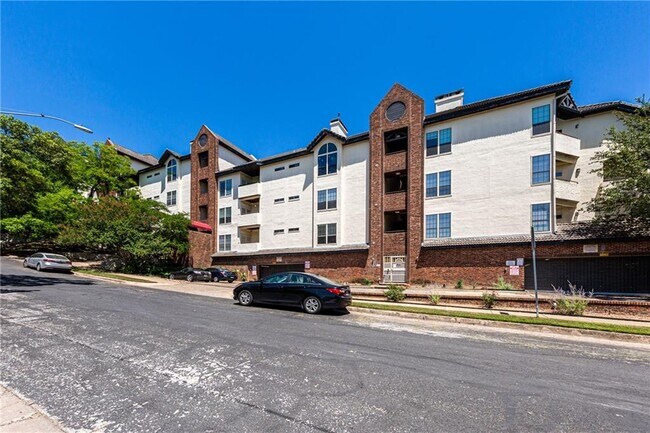 3001 Cedar St Austin, TX 78705 photo 2