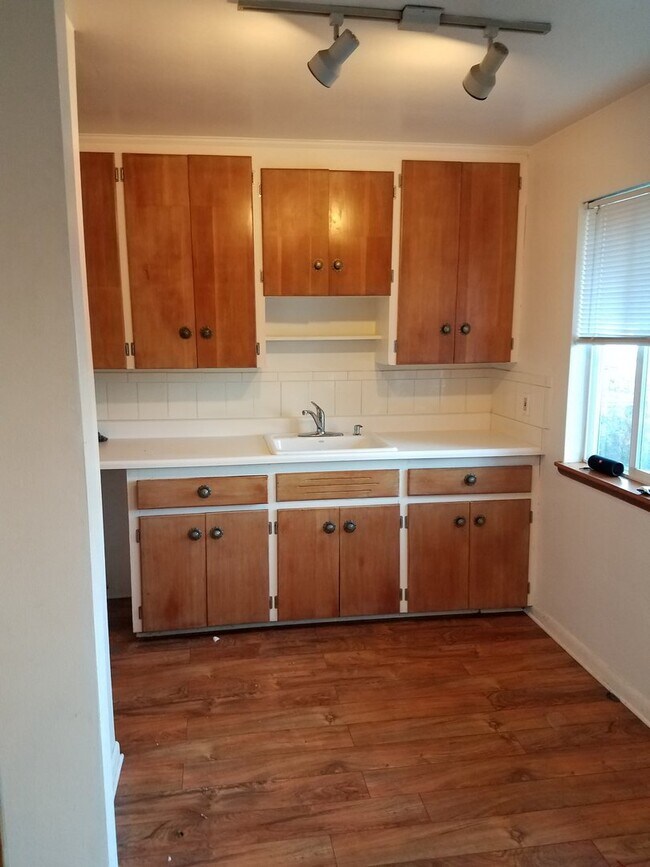 852 W Nickerson St Seattle, WA 98119 photo 3
