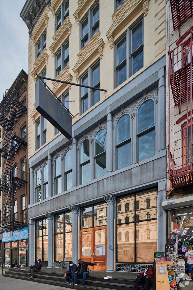 304 Canal St New York, NY 10013 photo 4