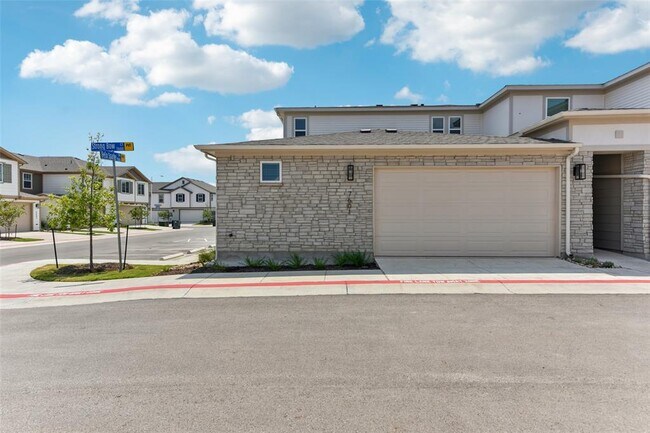 9311 Curious Squirrel St Austin, TX 78744 photo 2
