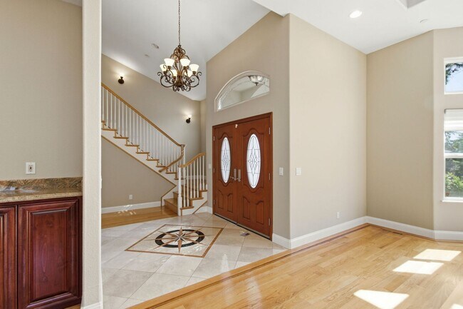 1367 Ramon Dr Sunnyvale, CA 94087 photo 4