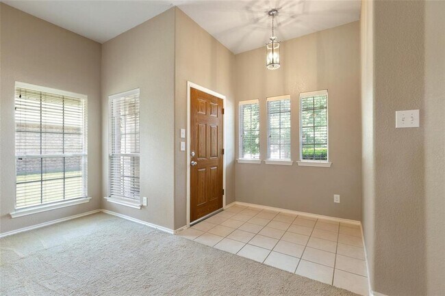 5739 Derek Way, Grand Prairie, TX 75052 photo 4