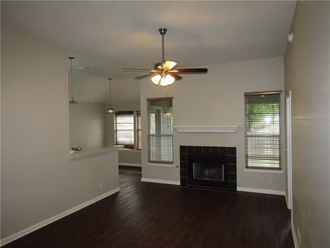 4904 Gnarled Oak Cove Austin, TX 78744 photo 4