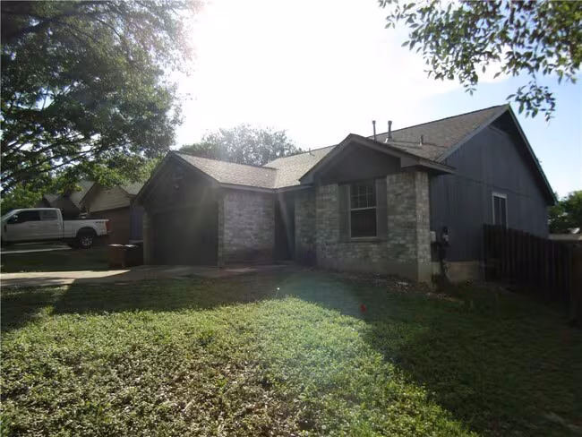 4904 Gnarled Oak Cove Austin, TX 78744 photo 2