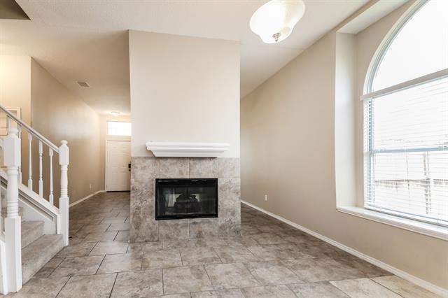 1521 Cool Springs Dr photo 2