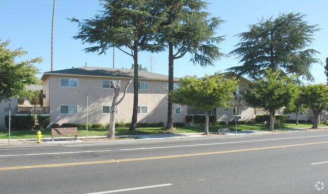 1588 Blossom Hill photo 2