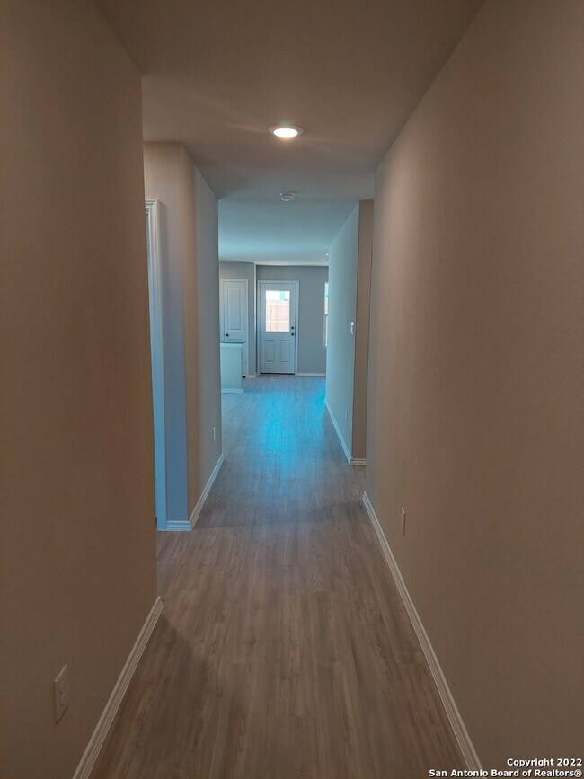 5731 Sunset Vis San Antonio, TX 78242 photo 5