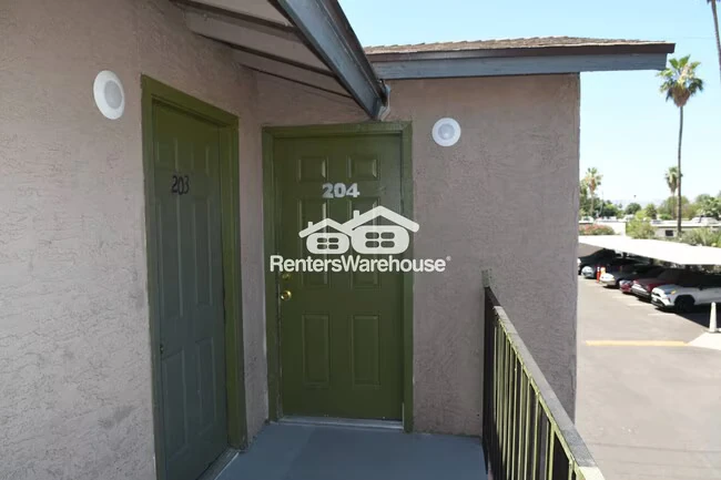 1733 E Cambridge Ave Phoenix, AZ 85006 photo 2