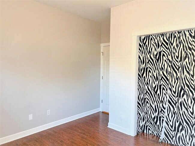 402 Wiley St Hutto, TX 78634 photo 4