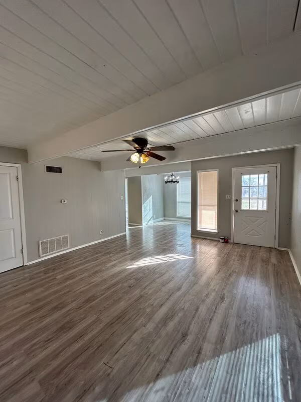 803 W Navarro St Llano, TX 78643 photo 5
