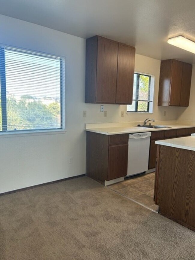22236 Main St Hayward, CA 94541 photo 4