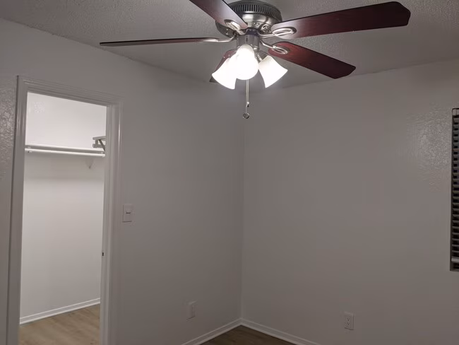 Townhollow Apartments photo 4