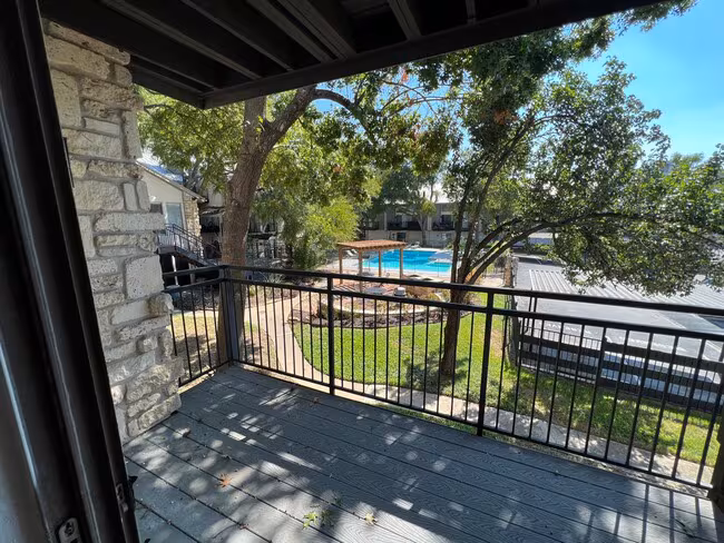 Townhollow Apartments photo 3