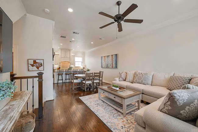 502 Jefferson St Bryan, TX 77801 photo 2