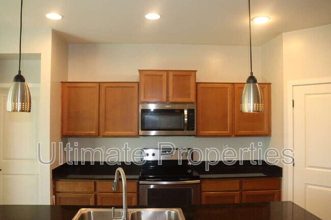 23761 W Watkins St photo 3