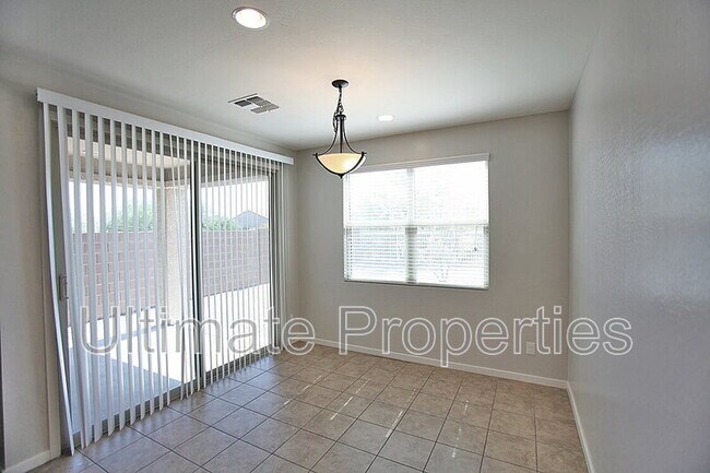 23761 W Watkins St photo 4