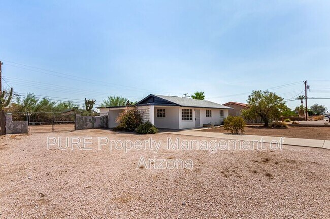 755 E Friar Ave photo 3