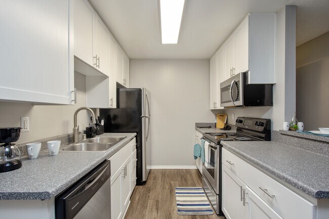Shadow Ridge Apartments photo 2