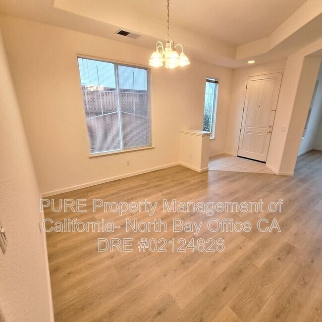 1887 Mallard Ln Petaluma, CA 94954 photo 3