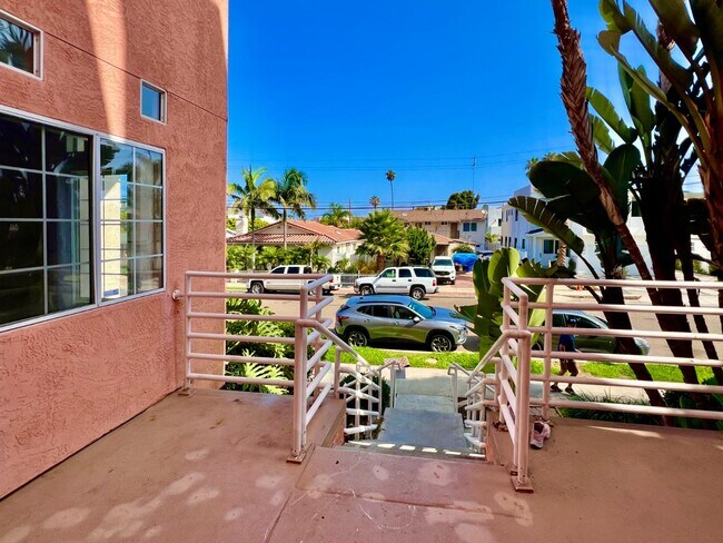 221 Donax Avenue, Imperial Beach, CA 91932 photo 2