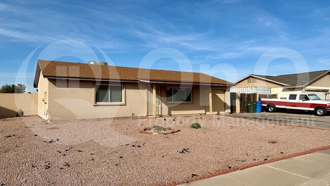 3310 W Runion Dr Phoenix, AZ 85027 photo 2