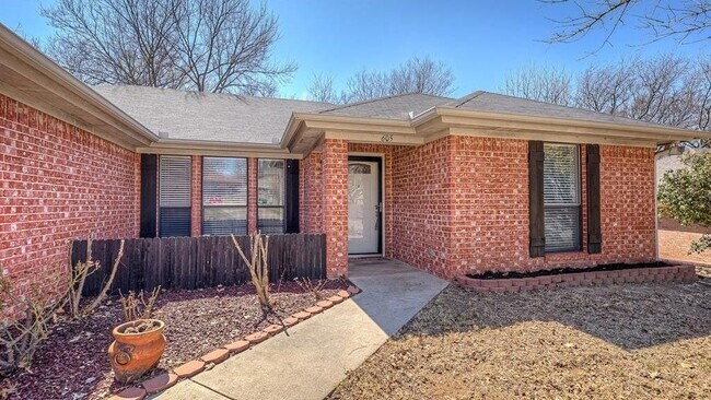 605 Valleyridge Court, Decatur, TX 76234 photo 4
