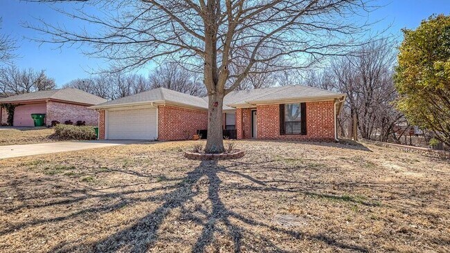 605 Valleyridge Court, Decatur, TX 76234 photo 3