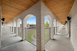 5911 Sheridan Ave Austin, TX 78723 photo 3