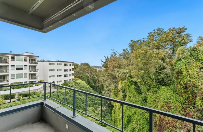 1100 S Atlantic St Seattle, WA 98134 photo 3