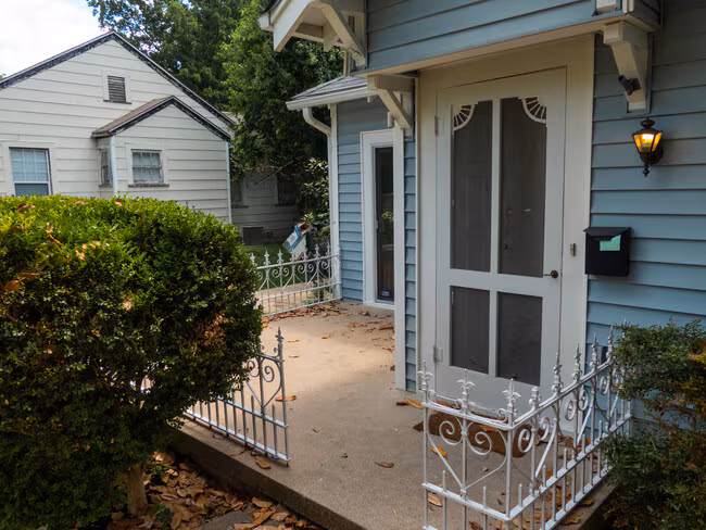 1015 N 1st St Temple, TX 76501 photo 3
