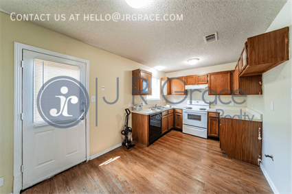 5837 Shadydell Dr Fort Worth, TX 76135 photo 3