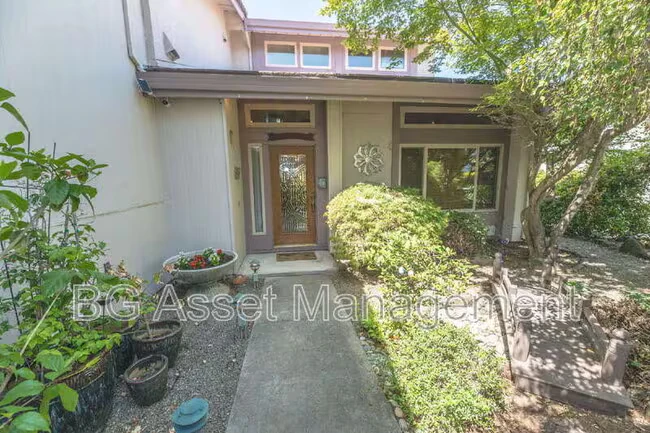 1830 Weir Dr Hayward, CA 94541 photo 2