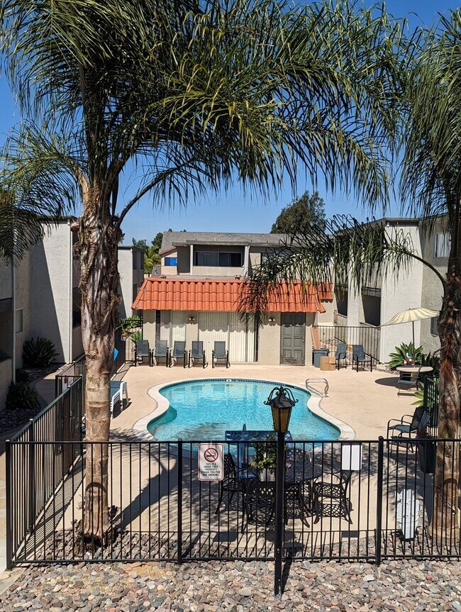 Cordova Apartments photo 3