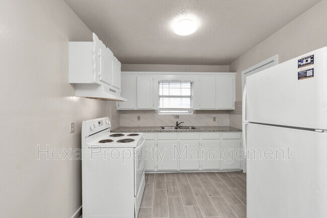 Weaver Condos photo 3