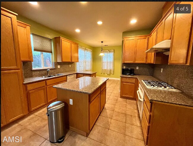 22736 Canyon Court, Castro Valley, CA 94552 photo 4