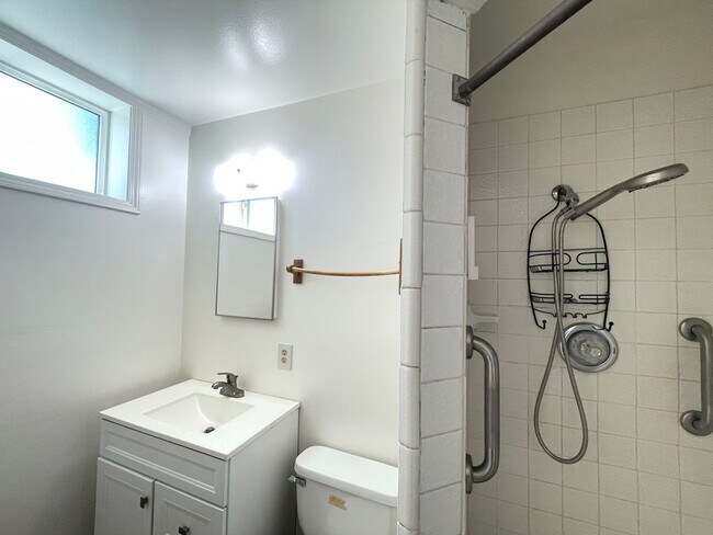620 S Kalmia St Escondido, CA 92025 photo 2
