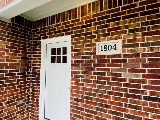 1804 Cleveland Street, Greenville, TX 75401 photo 4