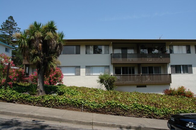 Marion Apartments photo 2