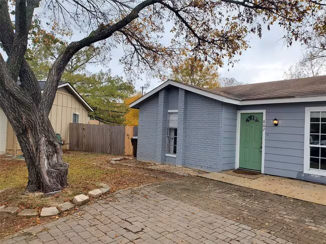 807 Fernwood Cove Round Rock, TX 78664 photo 2