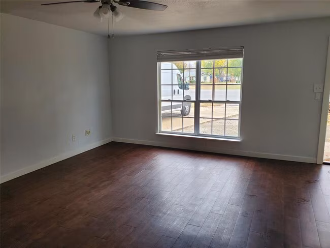 807 Fernwood Cove Round Rock, TX 78664 photo 5