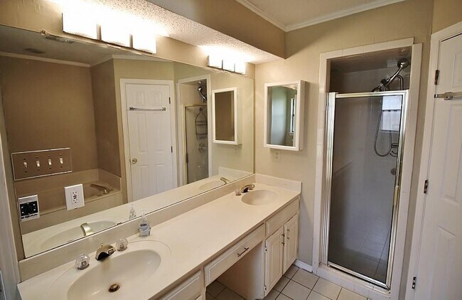 6506 Impala Dr Arlington, TX 76001 photo 5