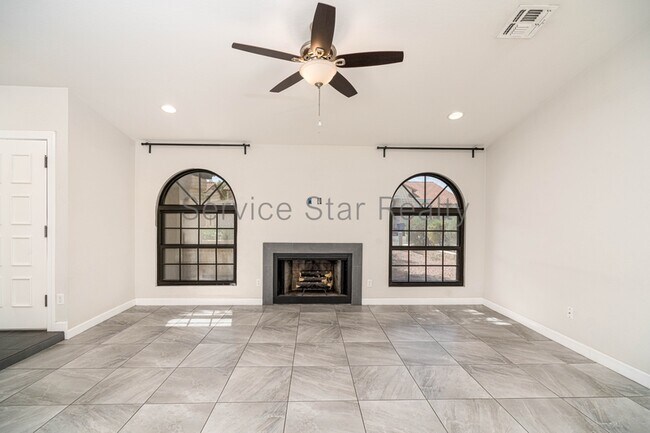 1439 N La Rosa Dr photo 5