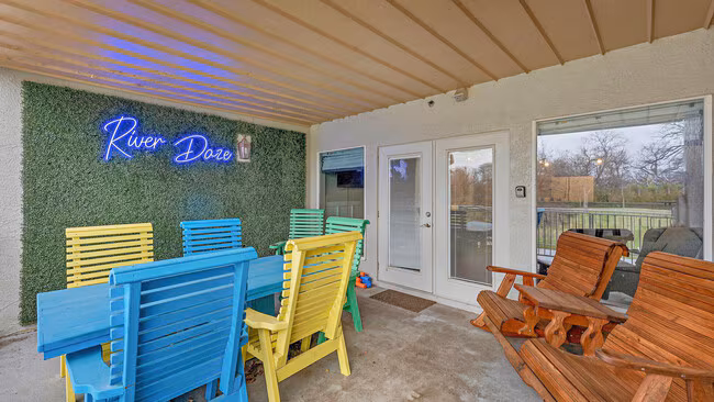730 E Mather St New Braunfels, TX 78130 photo 4