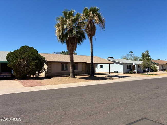 5915 W Tierra Buena Ln Glendale, AZ 85306 photo 3