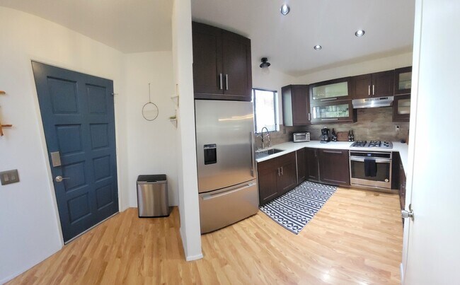 943 Torrance St San Diego, CA 92103 photo 4