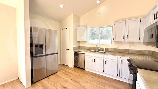 19230 North 5th Street, Phoenix, AZ 85024 photo 3