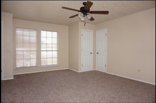 2205 Chase Court, Arlington, TX 76013 photo 3