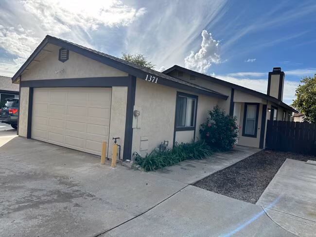 1371 Marline Ave El Cajon, CA 92021 photo 3
