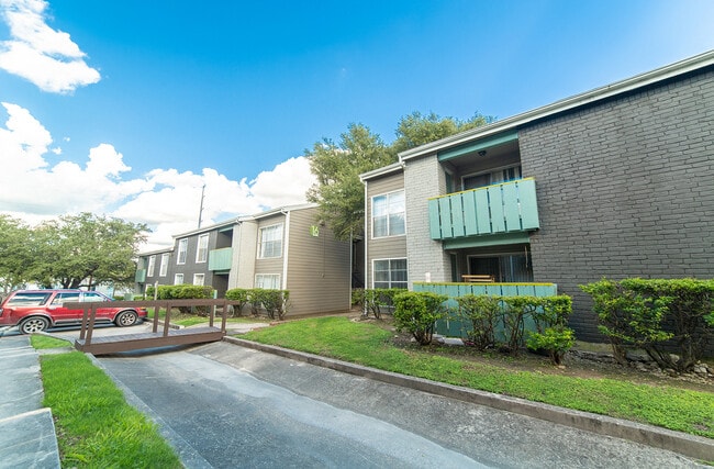 Sundance Apartment Homes photo 4